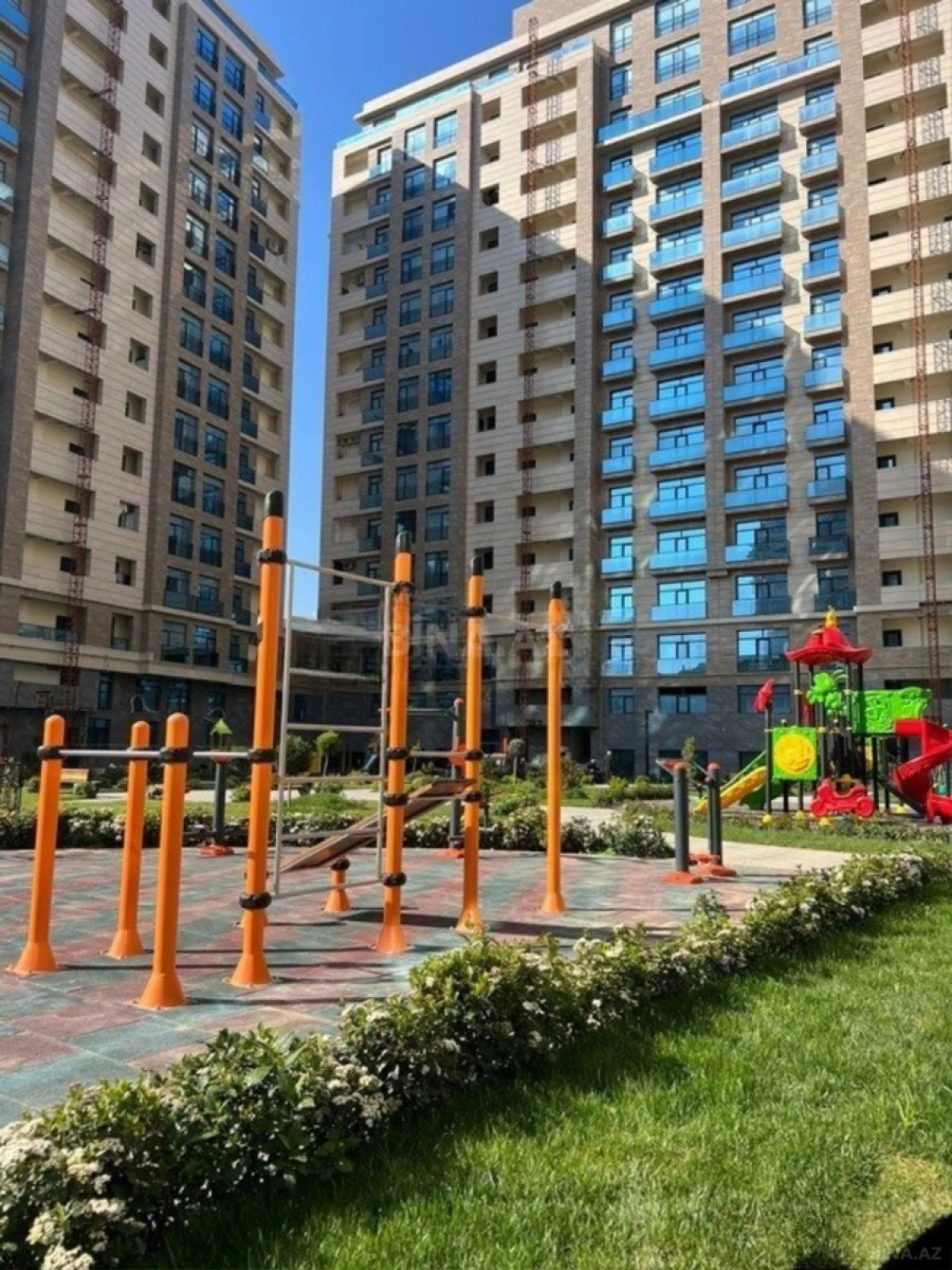 Satılır 3 otaqlı mənzil 118 m²