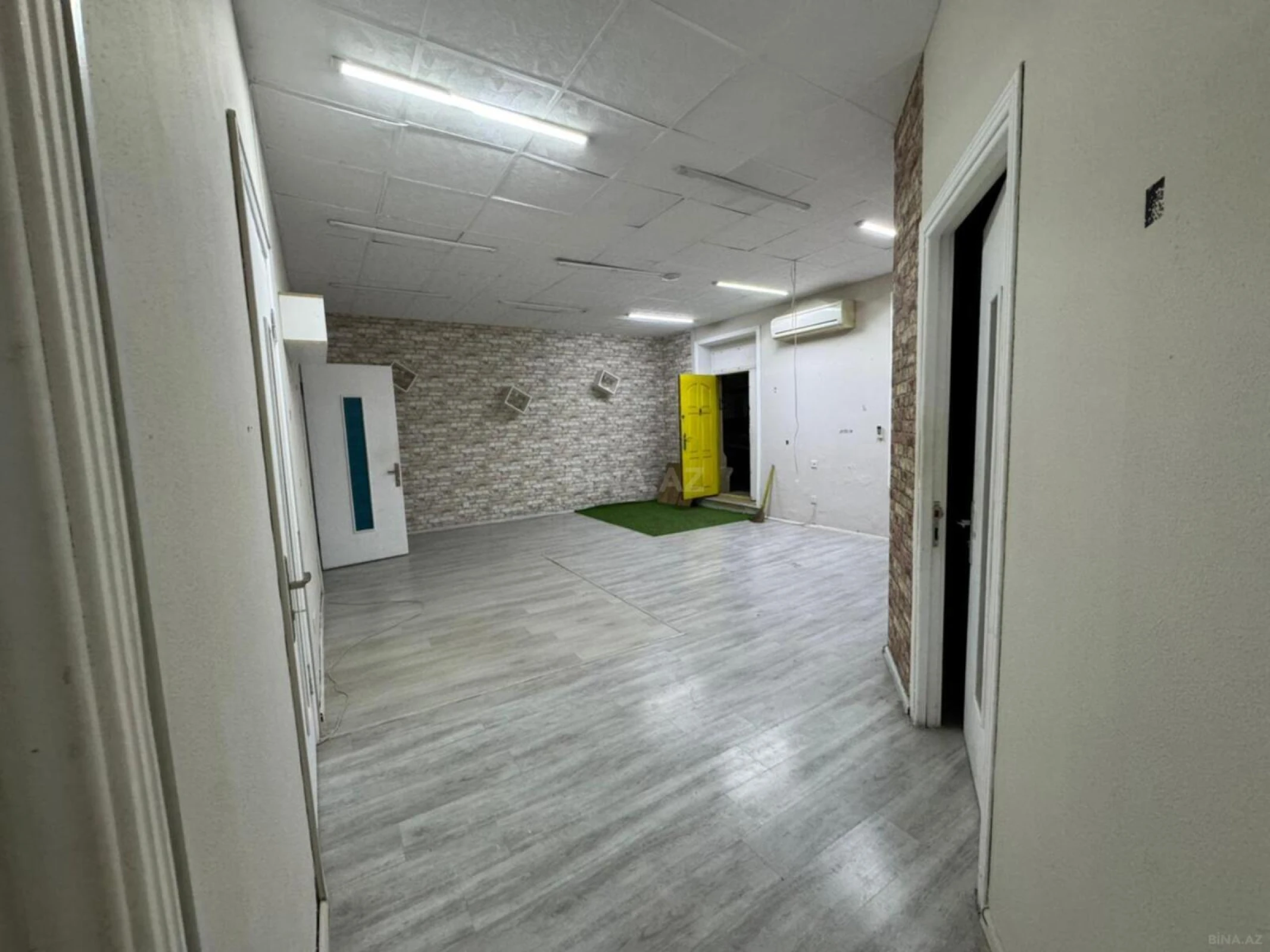 Kirayə verilir 4 otaqlı ofis 100 m²