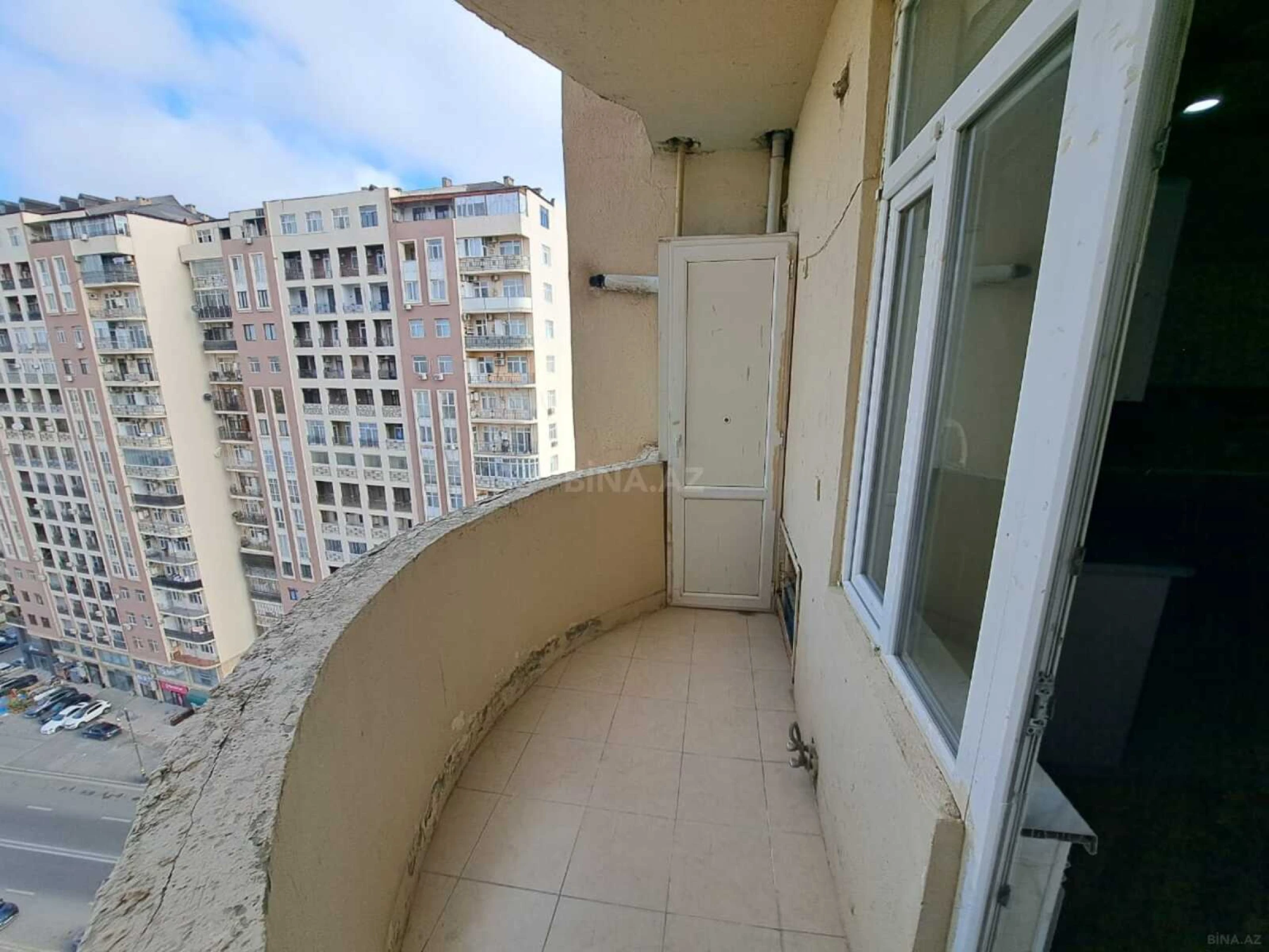 Satılır 3 otaqlı mənzil 125 m²