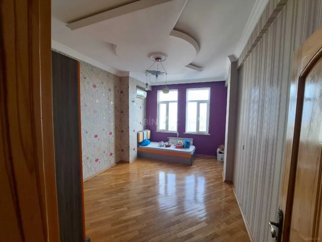 Satılır 3 otaqlı mənzil 125 m²