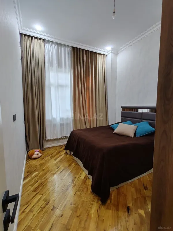 Satılır 3 otaqlı mənzil 125 m²