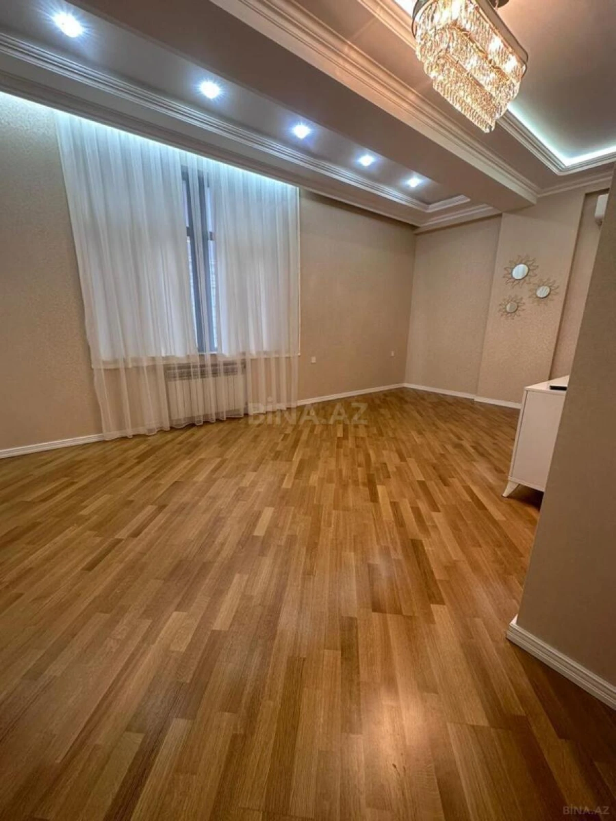Satılır 3 otaqlı mənzil 117 m²