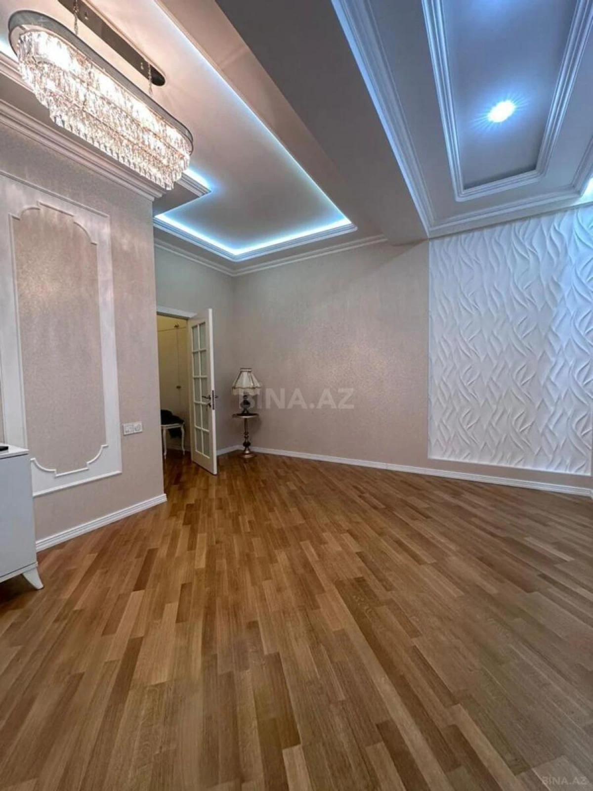 Satılır 3 otaqlı mənzil 117 m²