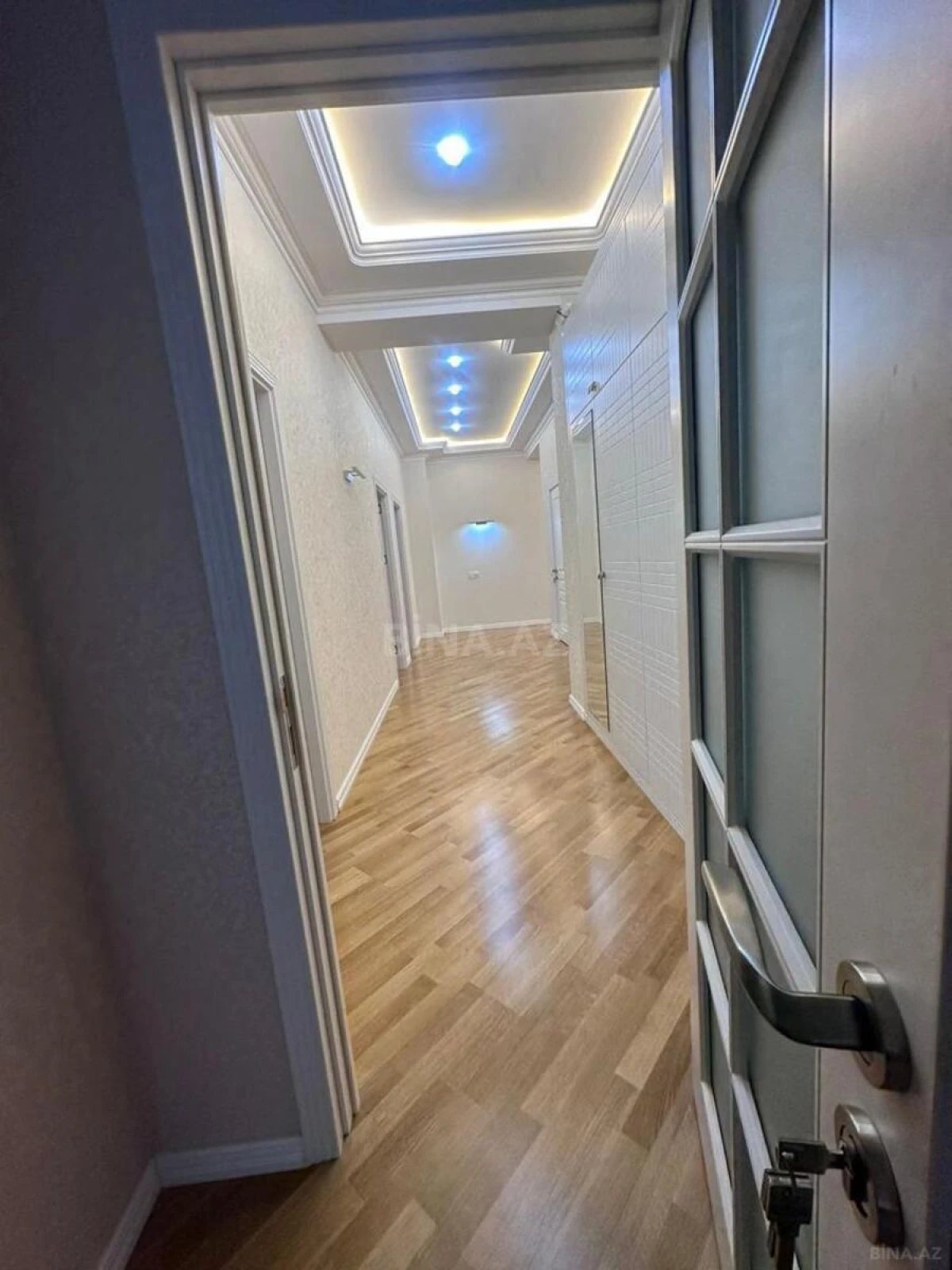 Satılır 3 otaqlı mənzil 117 m²