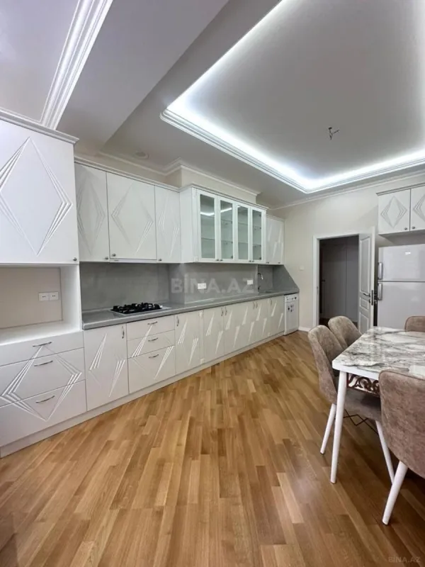 Satılır 3 otaqlı mənzil 117 m²