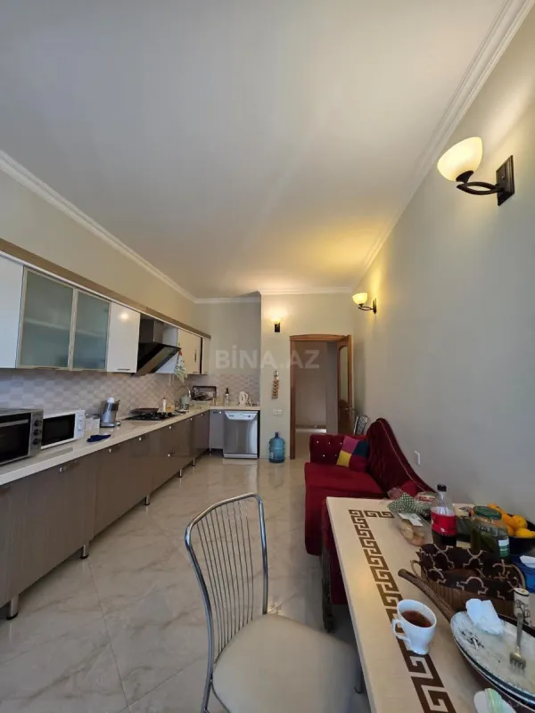 Satılır 2 otaqlı mənzil 140 m²