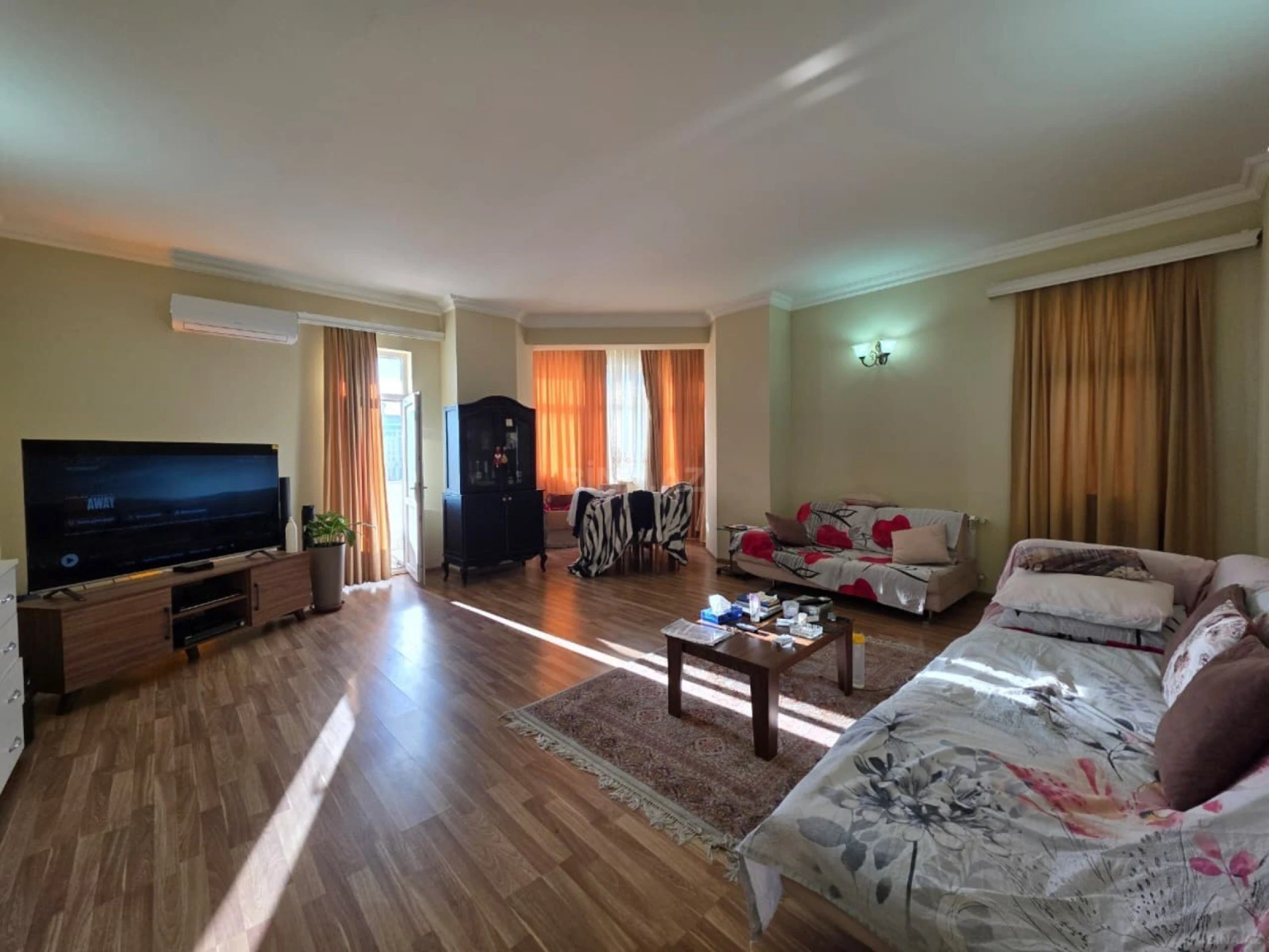 Satılır 2 otaqlı mənzil 140 m²