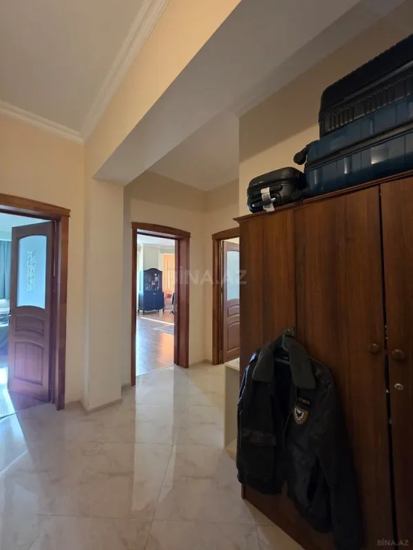 Satılır 2 otaqlı mənzil 140 m²