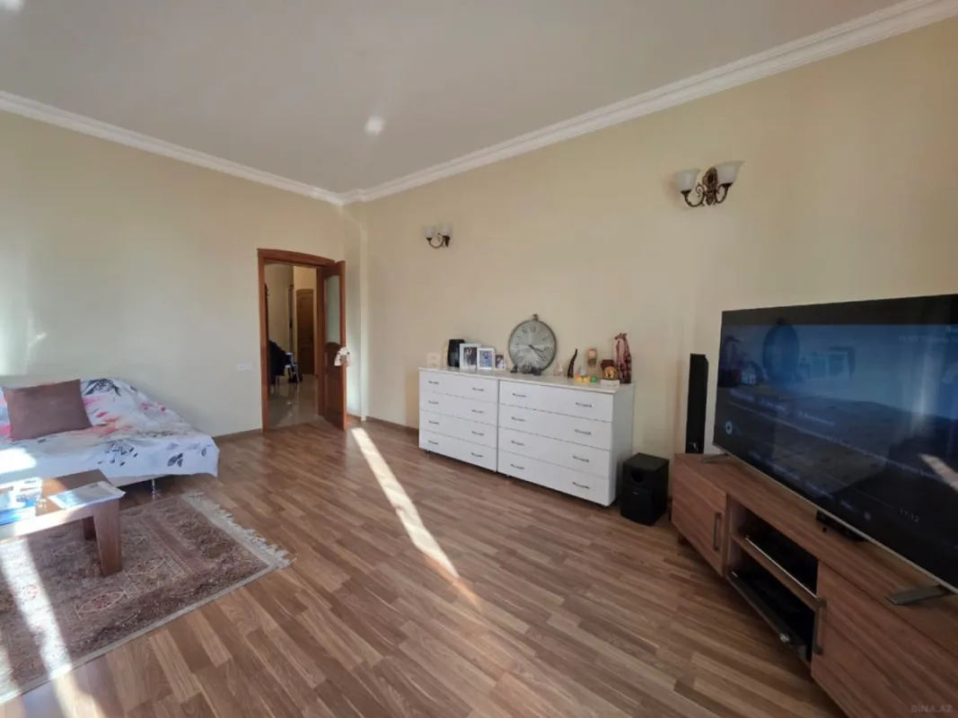 Satılır 2 otaqlı mənzil 140 m²