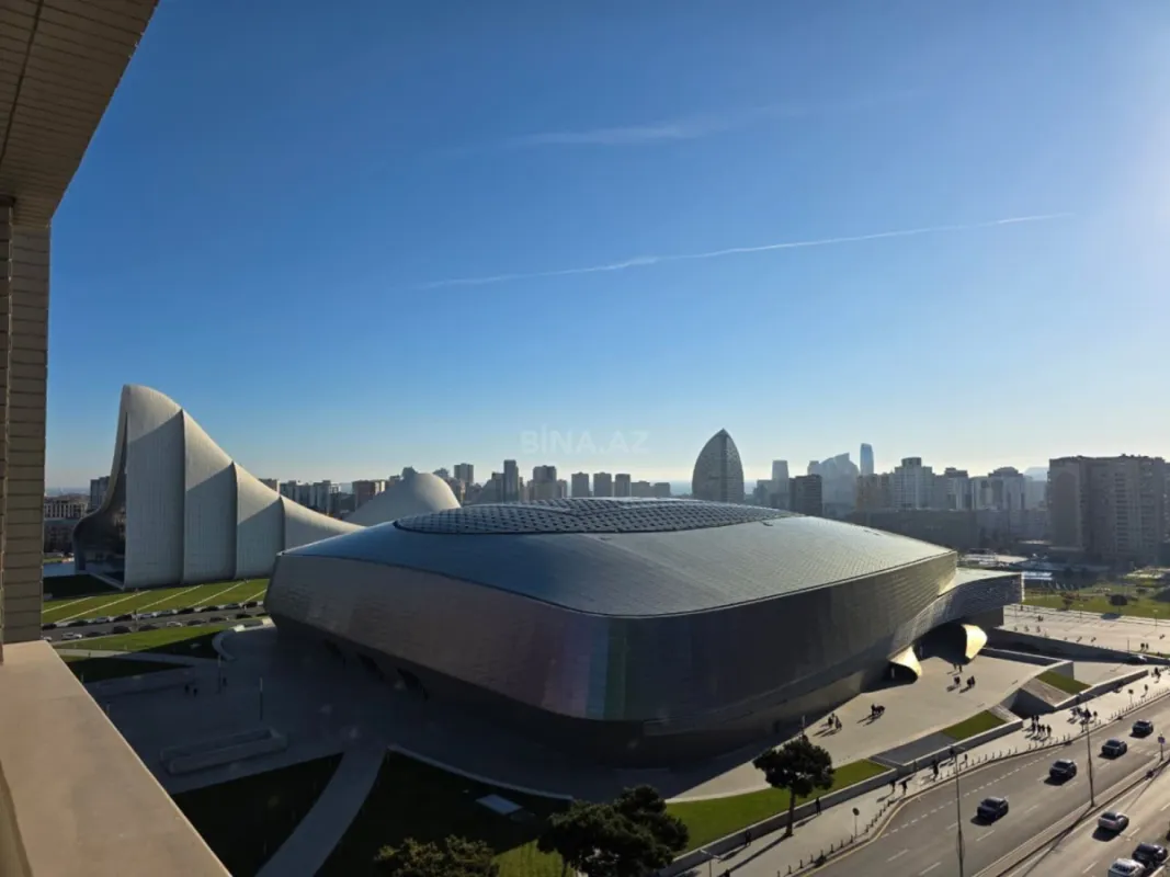 Satılır 2 otaqlı mənzil 140 m²