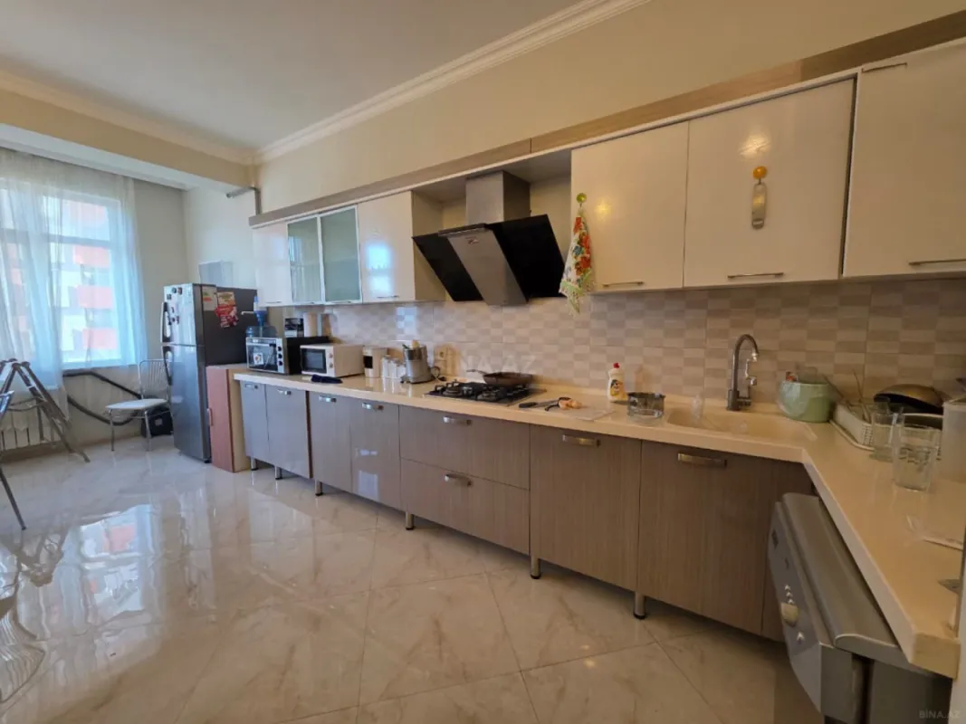 Satılır 2 otaqlı mənzil 140 m²