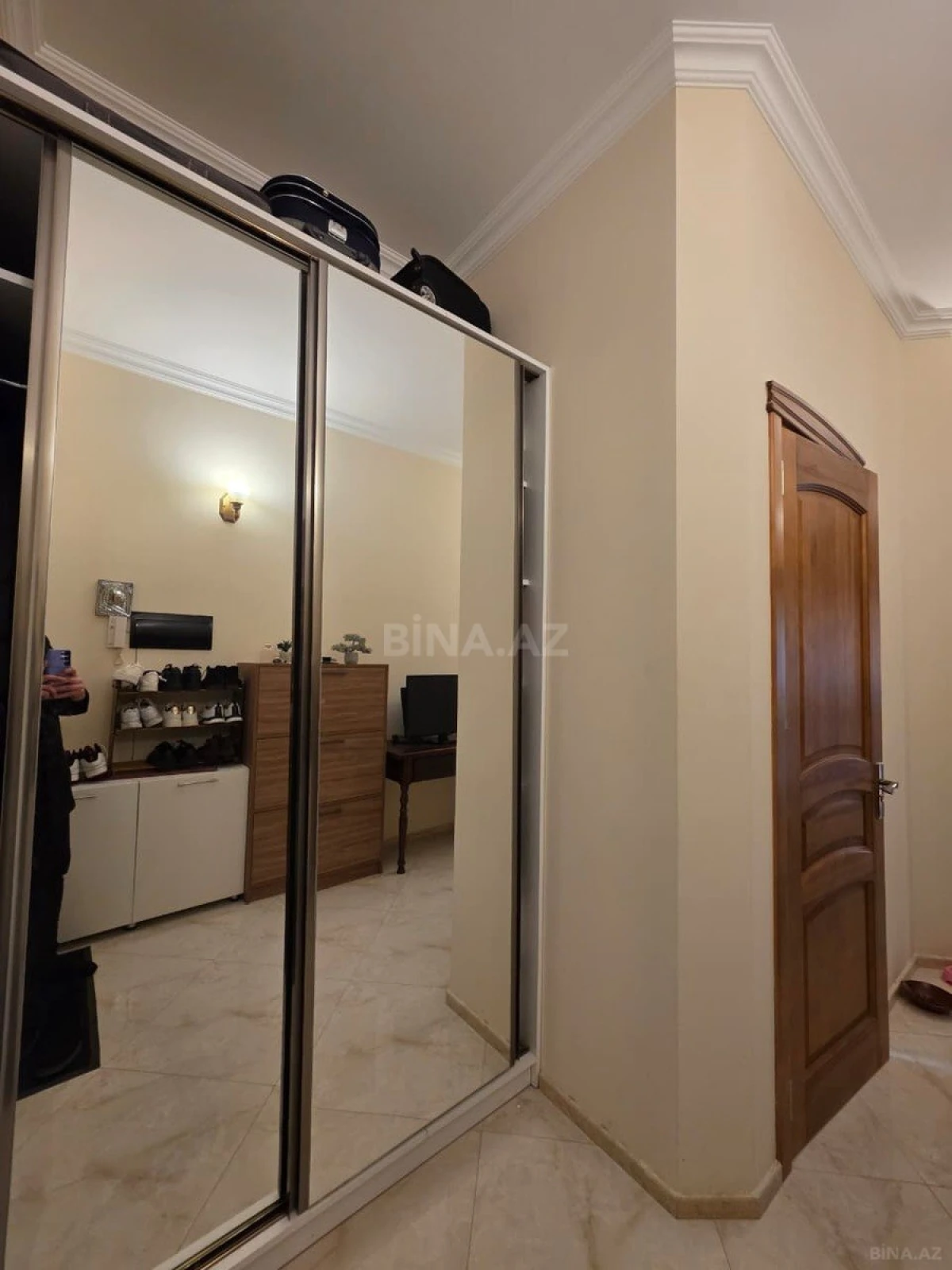 Satılır 2 otaqlı mənzil 140 m²