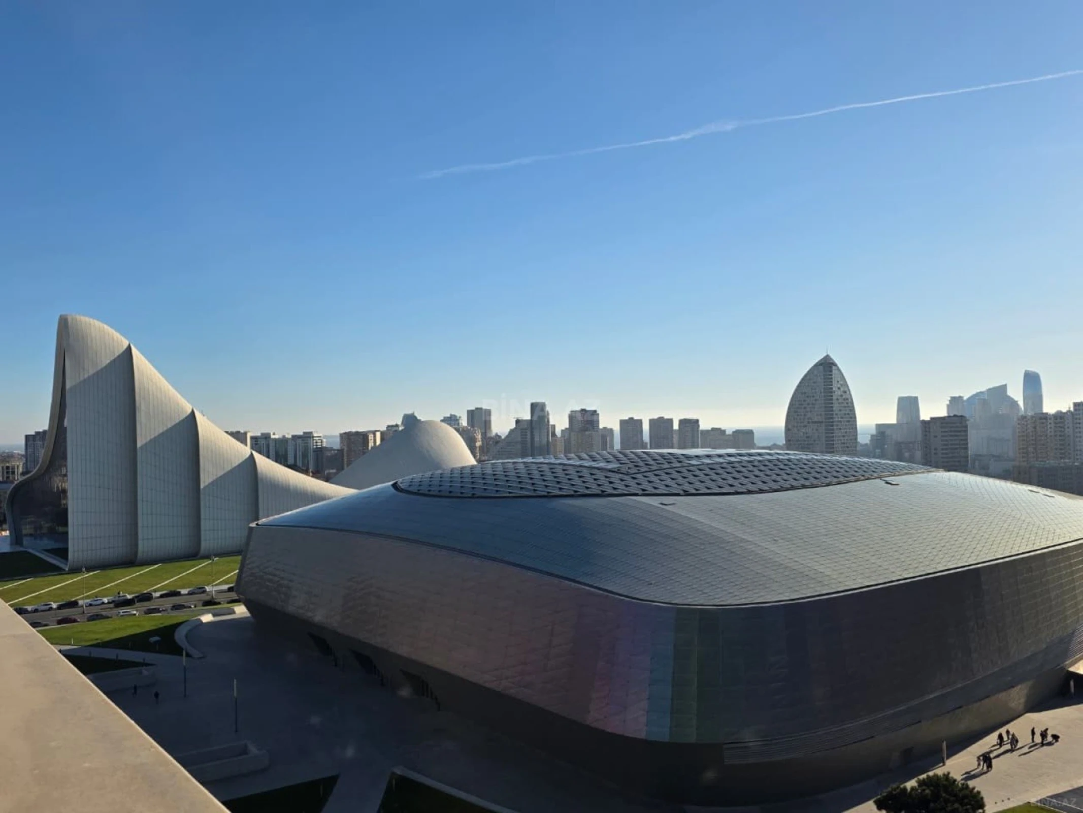 Satılır 2 otaqlı mənzil 140 m²