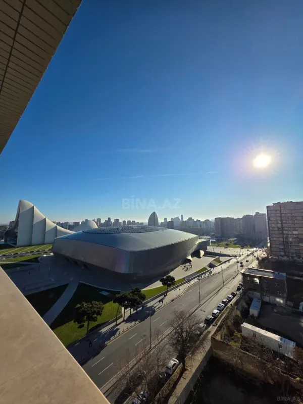 Satılır 2 otaqlı mənzil 140 m²