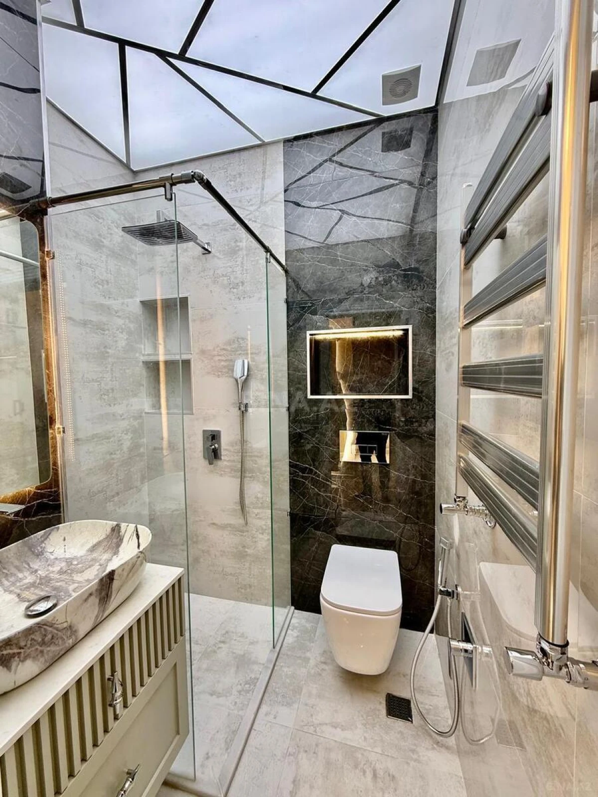 Satılır 1 otaqlı mənzil 40 m²