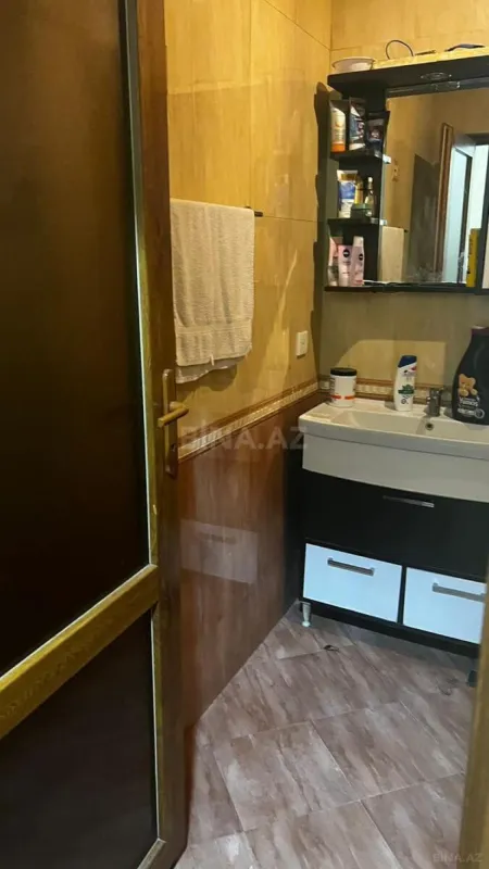 Satılır 2 otaqlı mənzil 102 m²