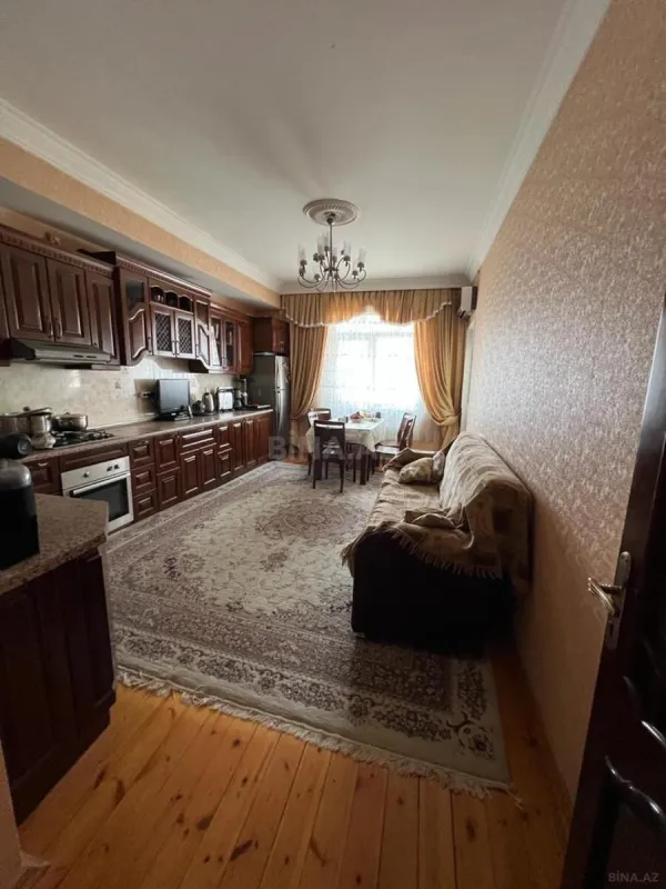 Satılır 2 otaqlı mənzil 102 m²