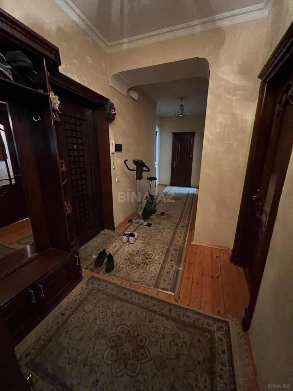 Satılır 2 otaqlı mənzil 102 m²