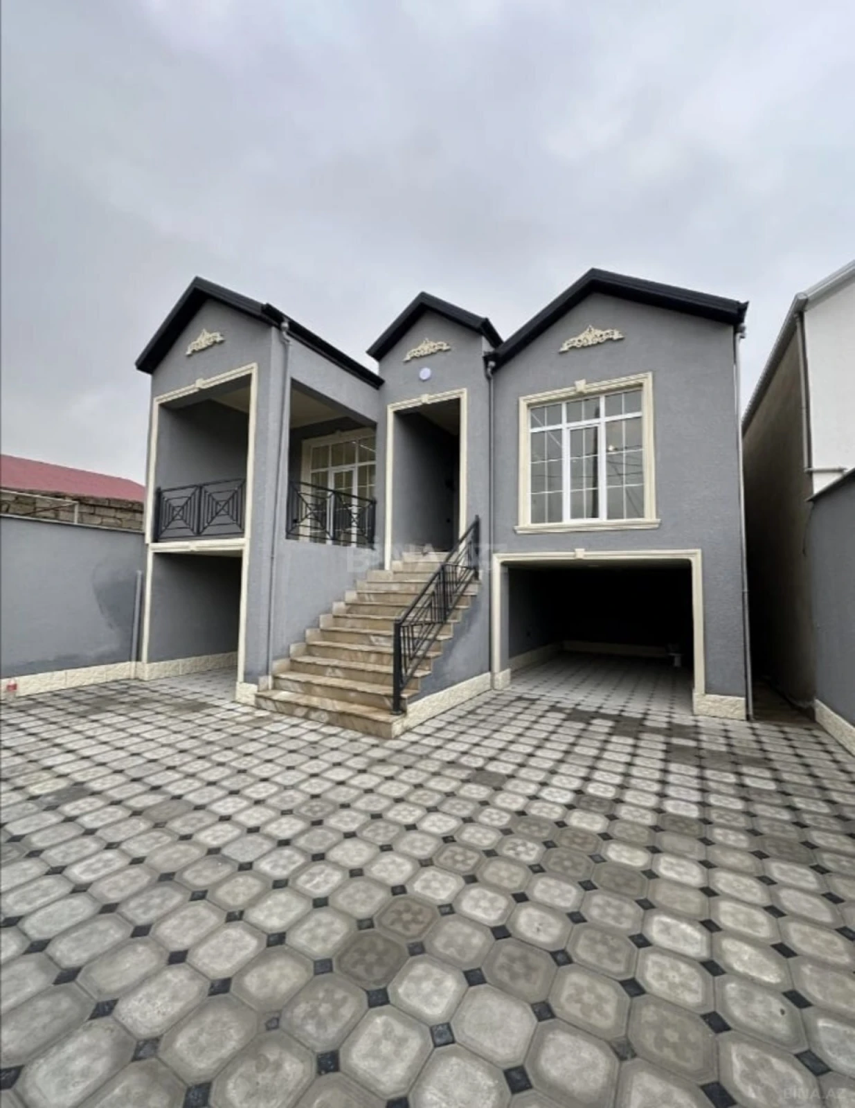 Satılır 6 otaqlı həyət evi 190 m²