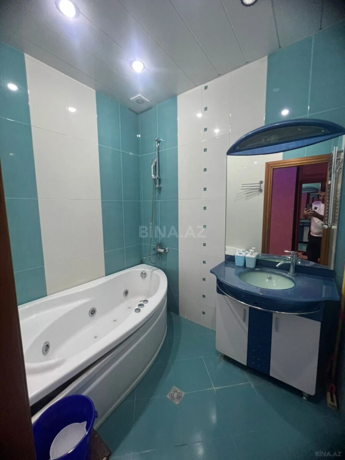 Kirayə verilir 3 otaqlı mənzil 135 m²