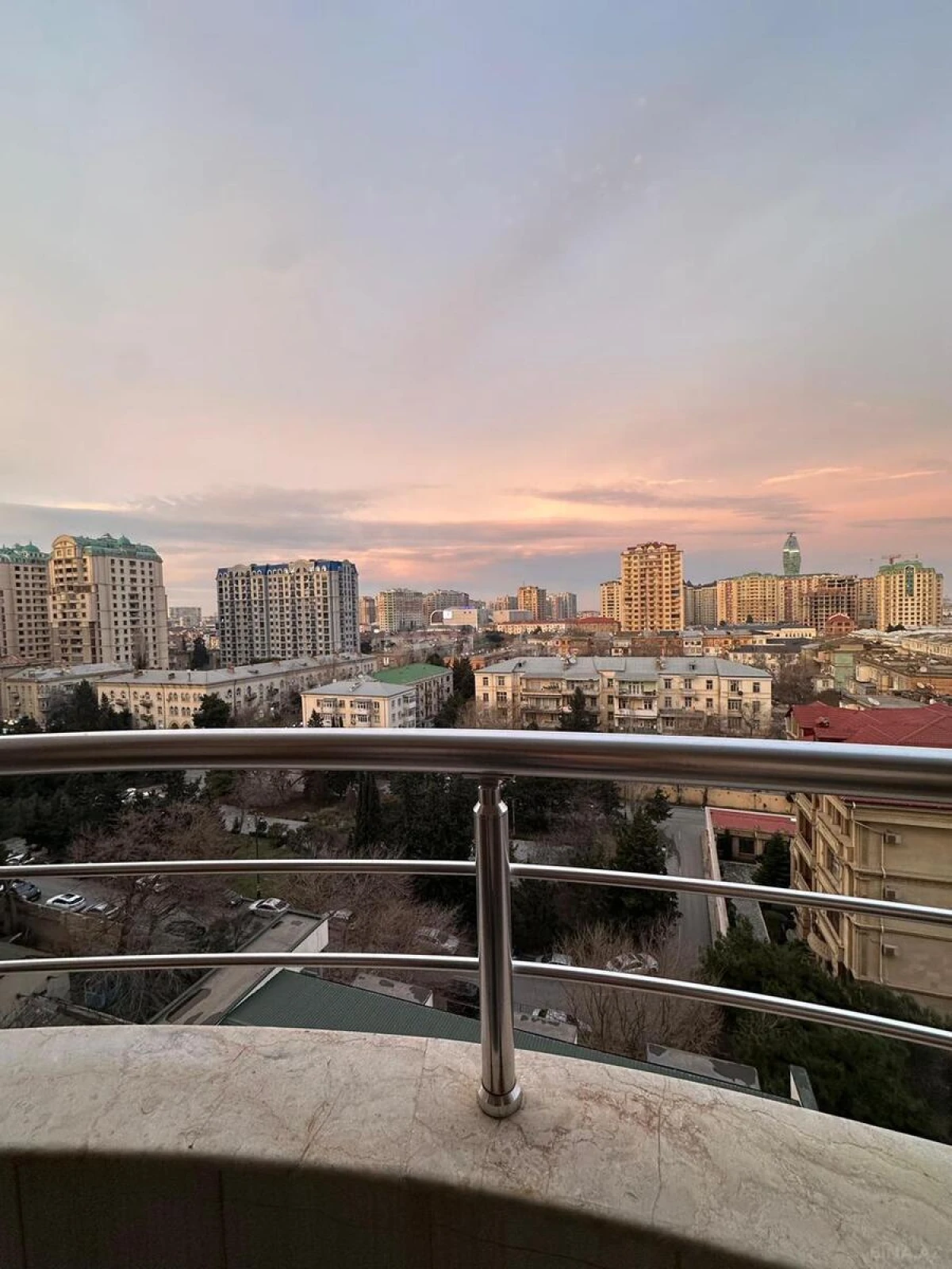 Kirayə verilir 2 otaqlı mənzil 110 m²