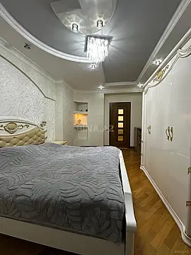 Kirayə verilir 2 otaqlı mənzil 110 m²