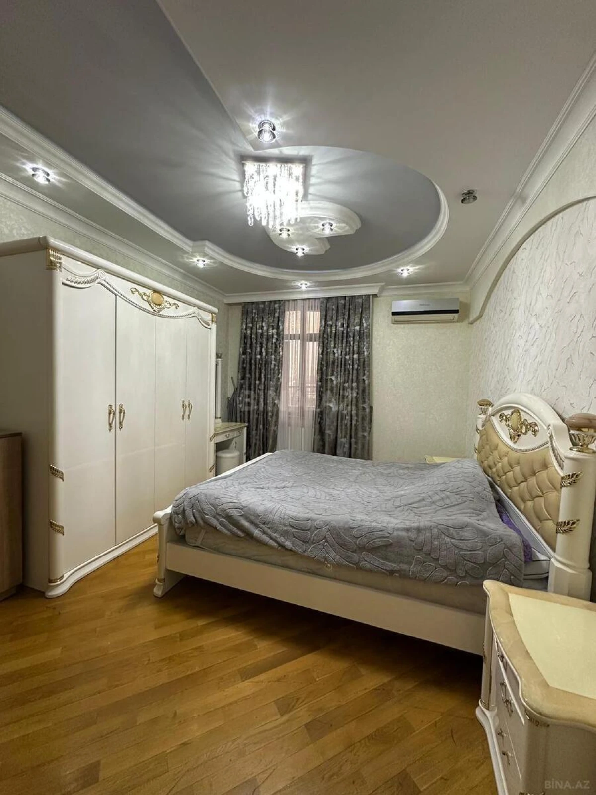 Kirayə verilir 2 otaqlı mənzil 110 m²