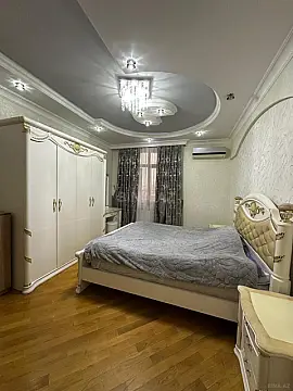 Kirayə verilir 2 otaqlı mənzil 110 m²