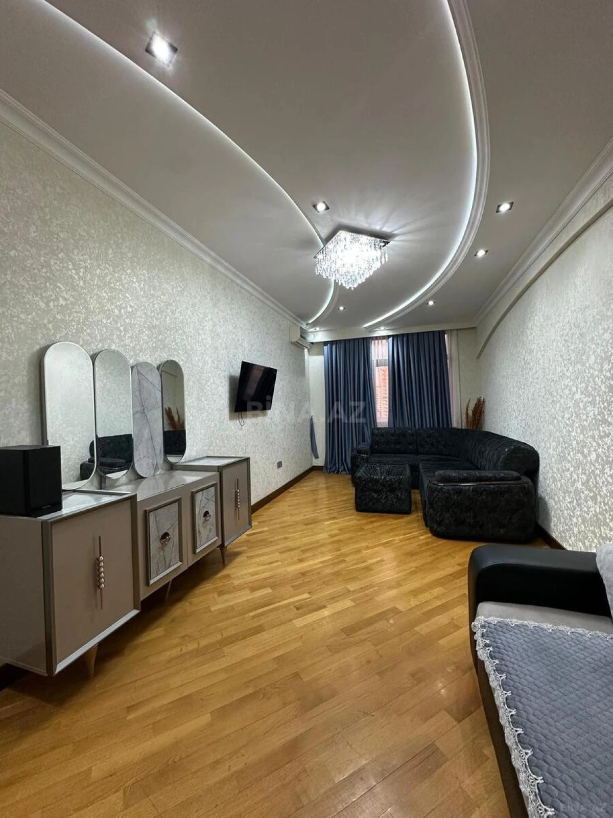 Kirayə verilir 2 otaqlı mənzil 110 m²