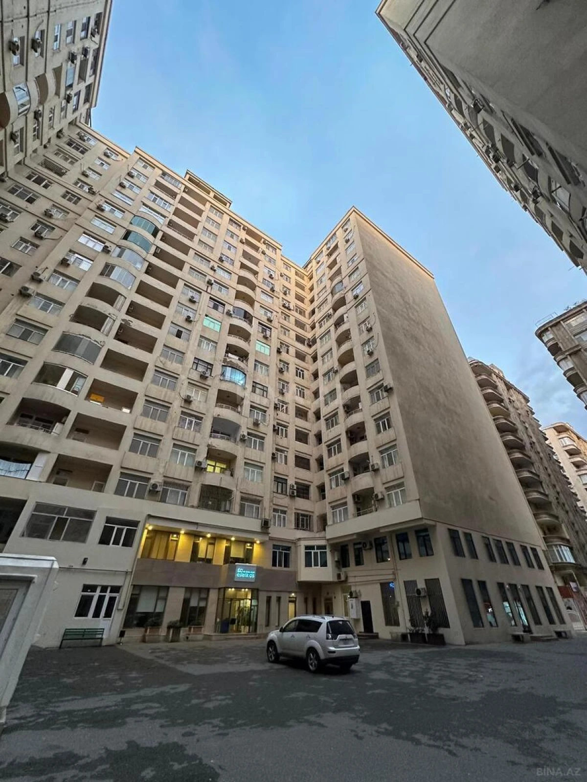 Kirayə verilir 2 otaqlı mənzil 110 m²