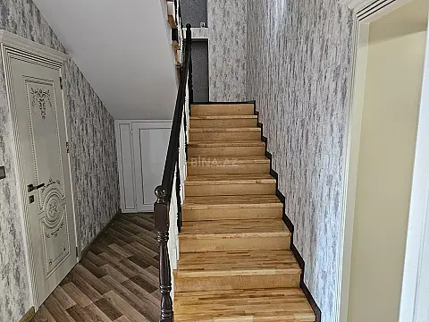 Satılır 4 otaqlı həyət evi 190 m²