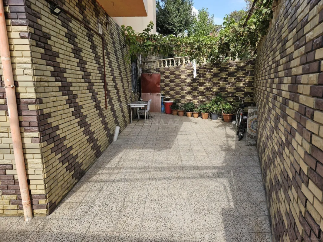 Satılır 4 otaqlı həyət evi 190 m²
