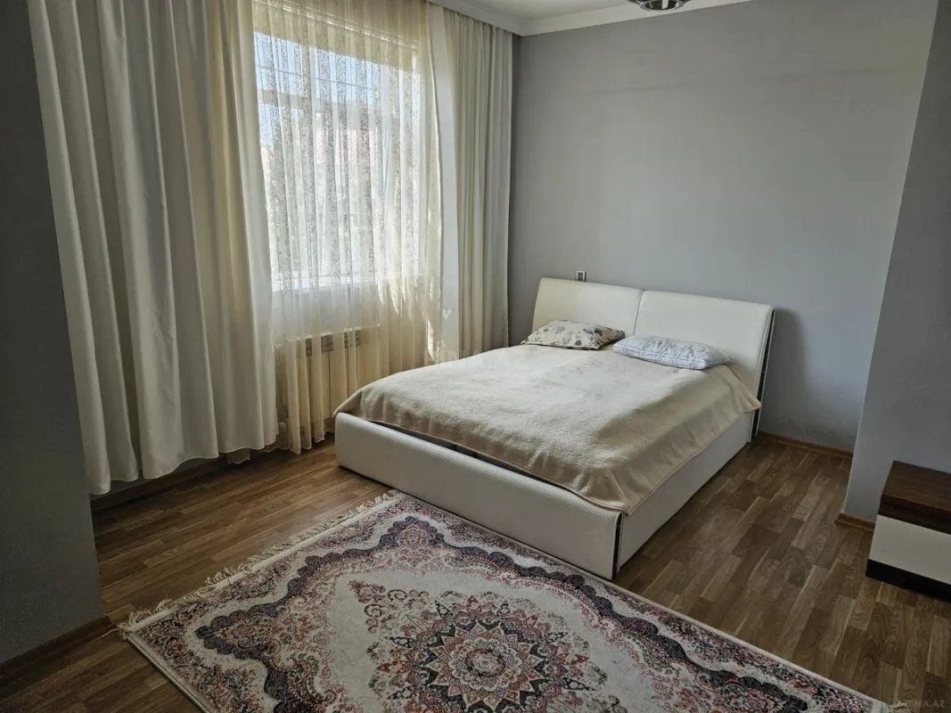 Satılır 4 otaqlı həyət evi 190 m²