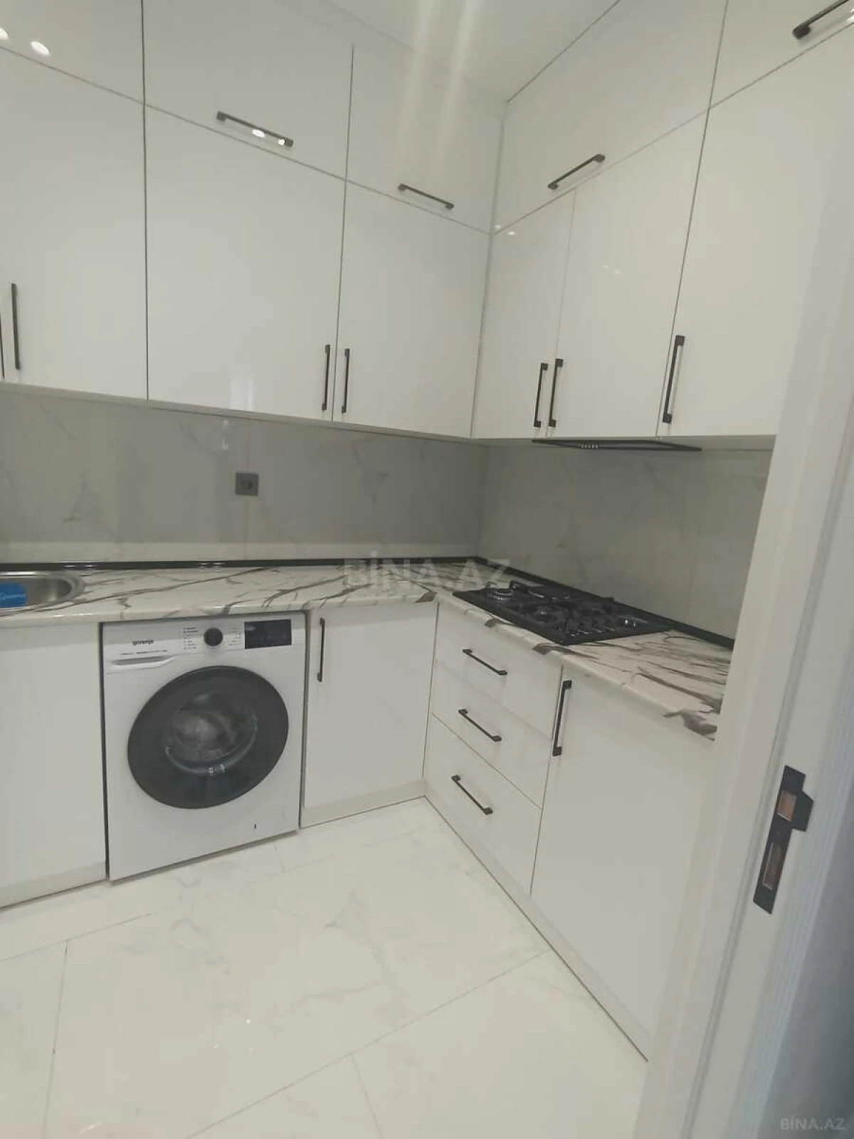 Kirayə verilir 3 otaqlı mənzil 94 m²
