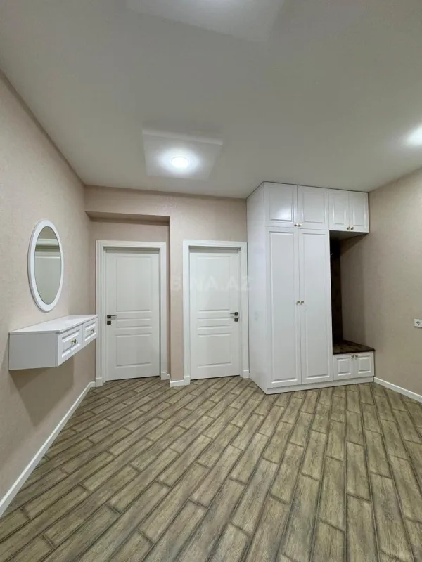 Kirayə verilir 3 otaqlı mənzil 94 m²