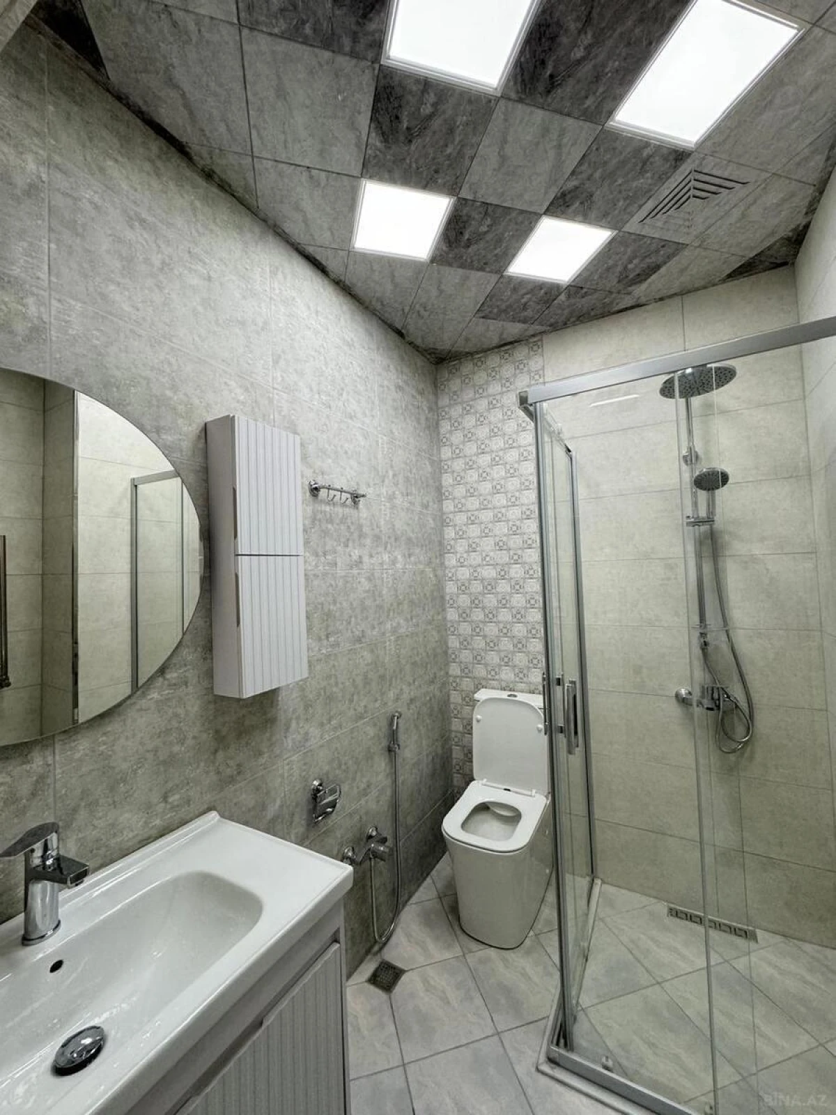 Kirayə verilir 3 otaqlı mənzil 94 m²