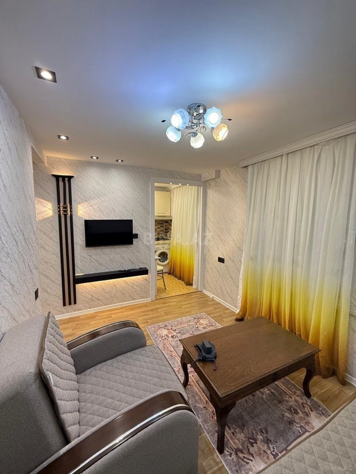 Kirayə verilir 2 otaqlı mənzil 40 m²