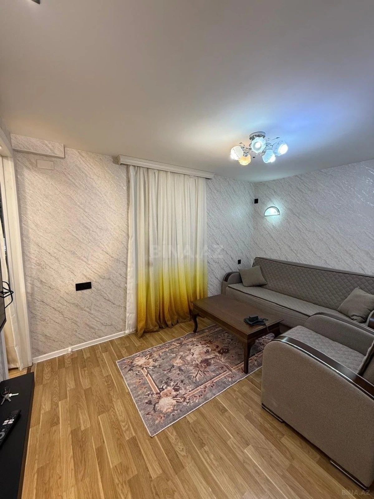 Kirayə verilir 2 otaqlı mənzil 40 m²