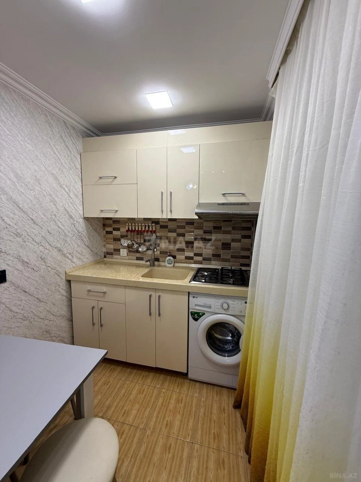 Kirayə verilir 2 otaqlı mənzil 40 m²