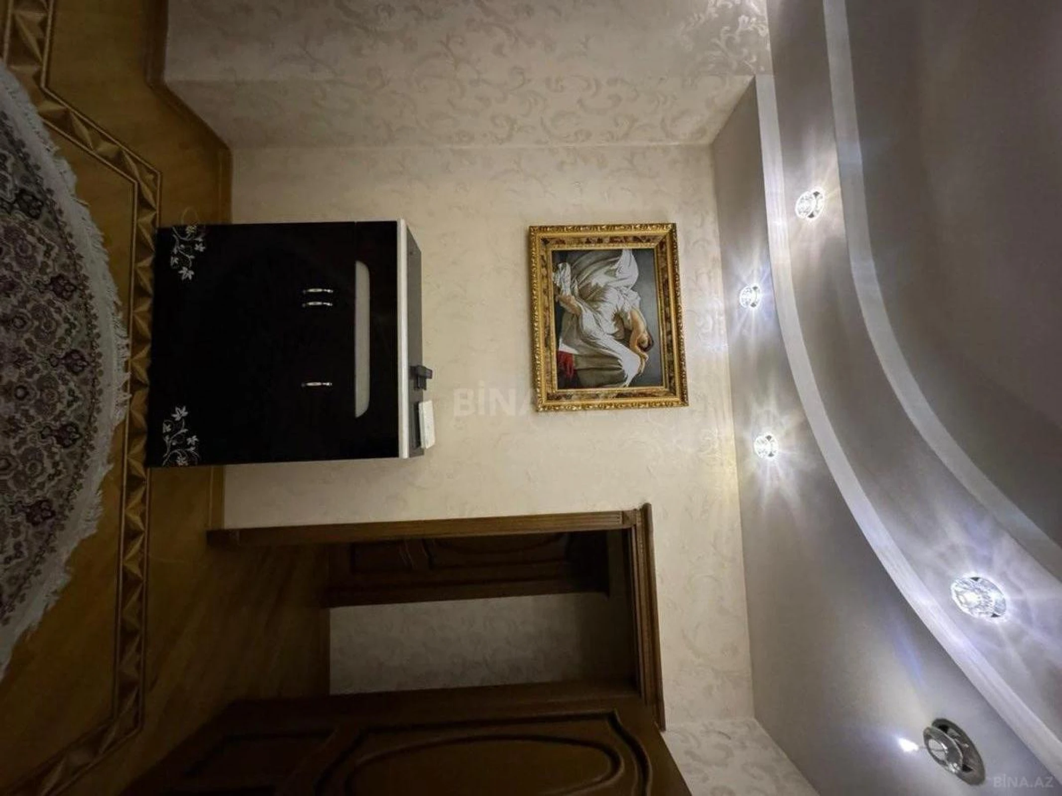 Kirayə verilir 5 otaqlı mənzil 200 m²