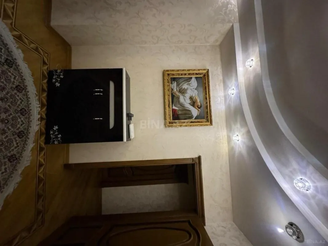 Kirayə verilir 5 otaqlı mənzil 200 m²