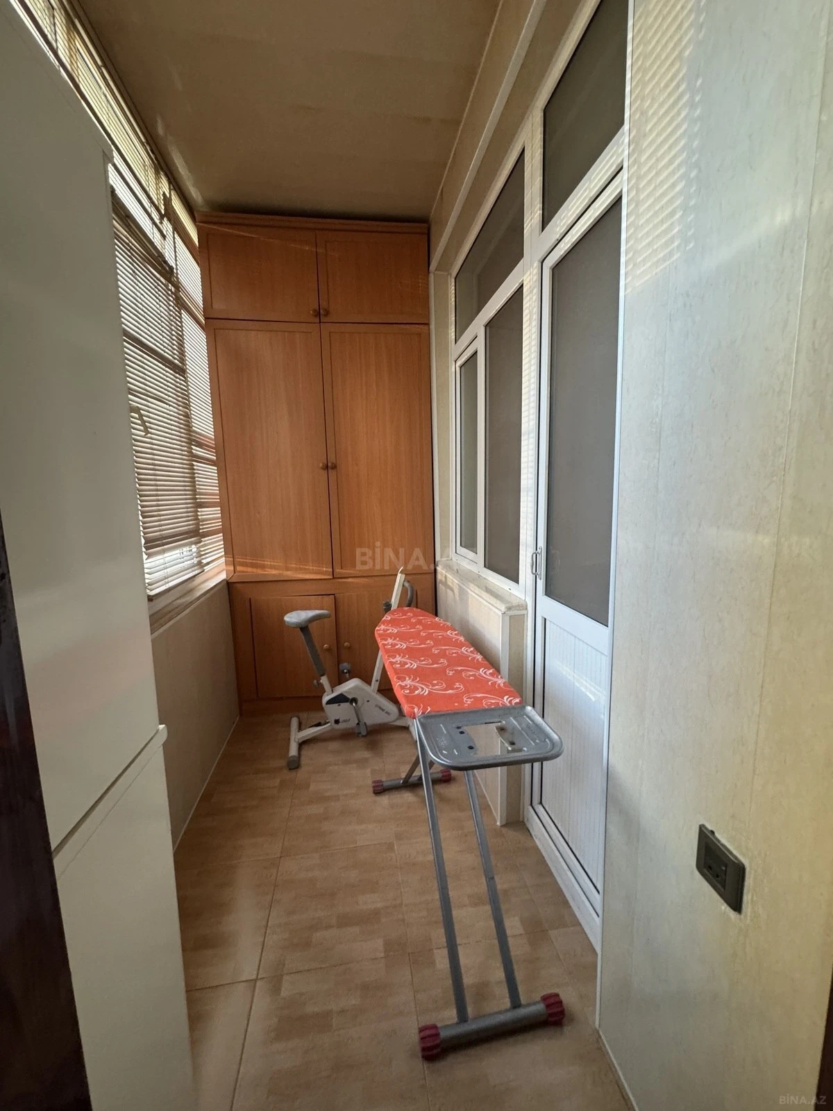 Kirayə verilir 5 otaqlı mənzil 200 m²
