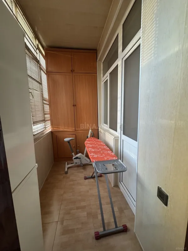 Kirayə verilir 5 otaqlı mənzil 200 m²