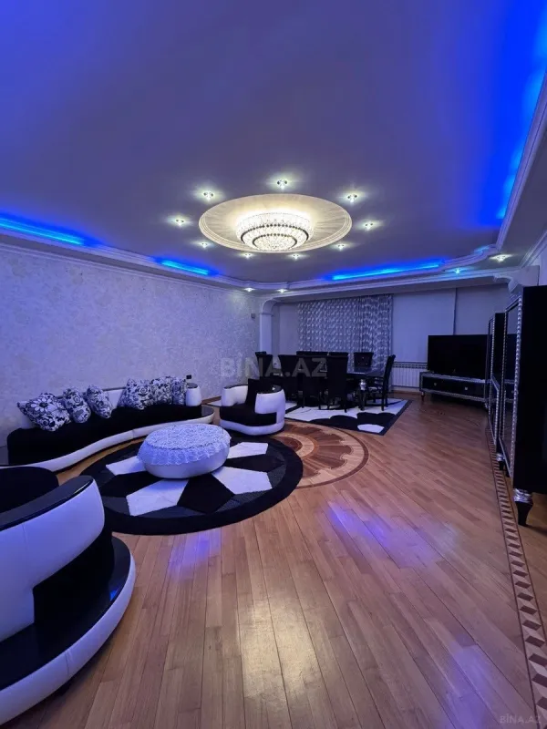 Kirayə verilir 5 otaqlı mənzil 200 m²