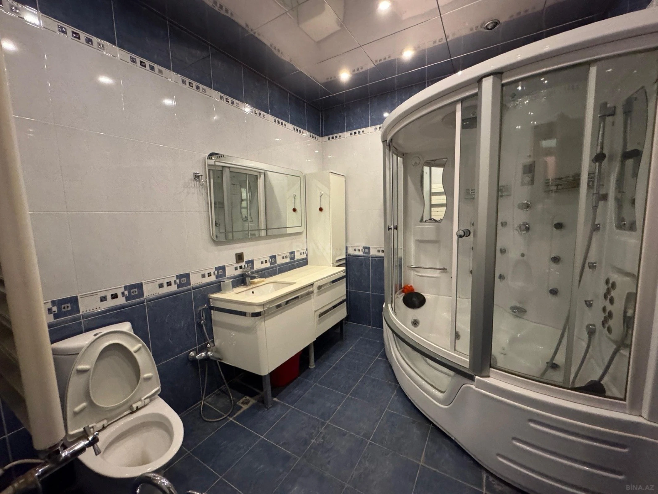 Kirayə verilir 5 otaqlı mənzil 200 m²