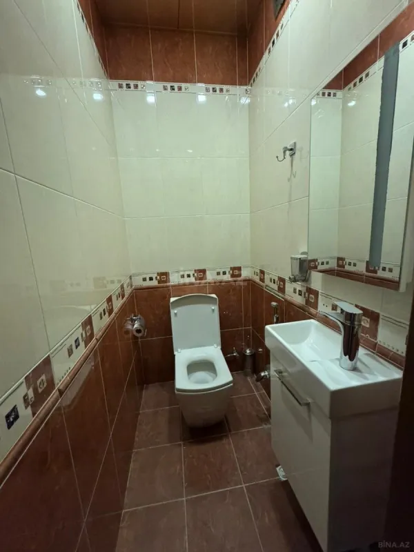 Kirayə verilir 5 otaqlı mənzil 200 m²