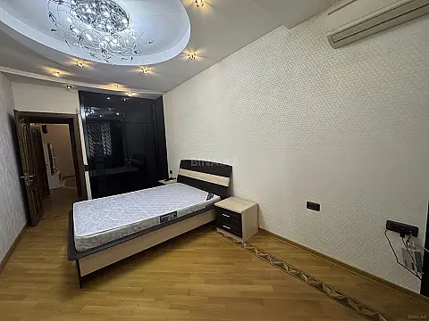 Kirayə verilir 5 otaqlı mənzil 200 m²