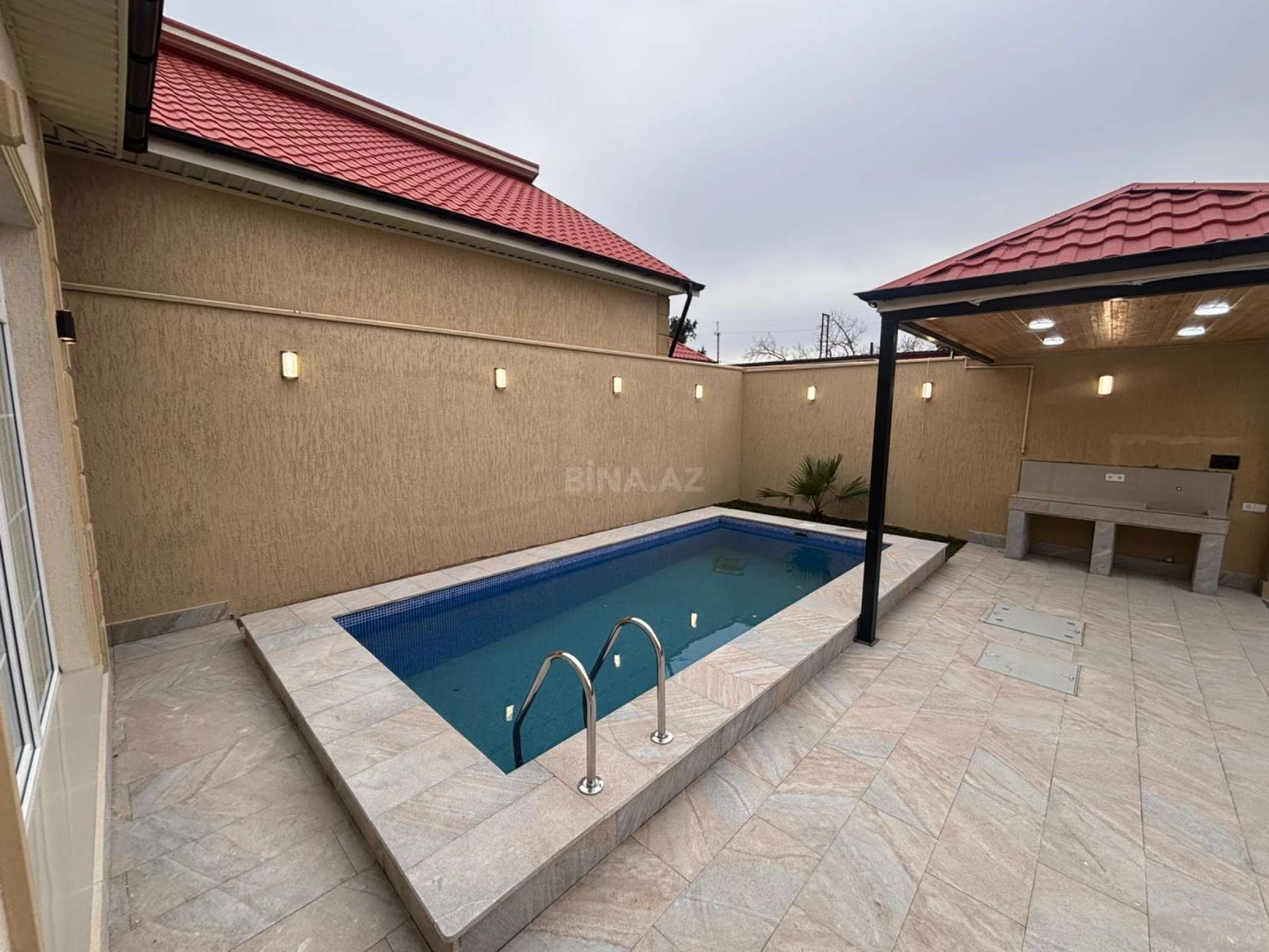 Satılır 4 otaqlı həyət evi 150 m²