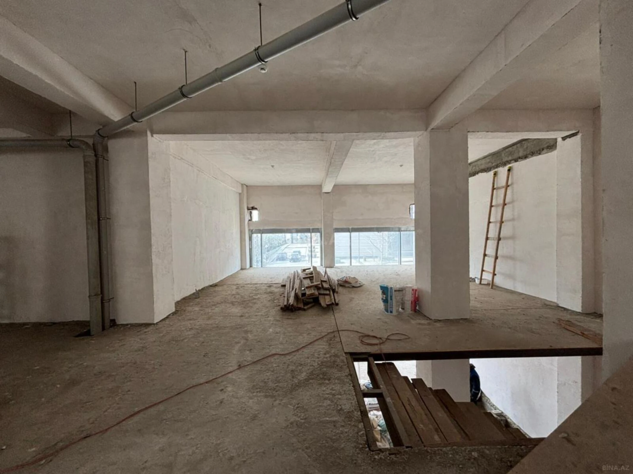 Kirayə verilir obyekt 370 m²