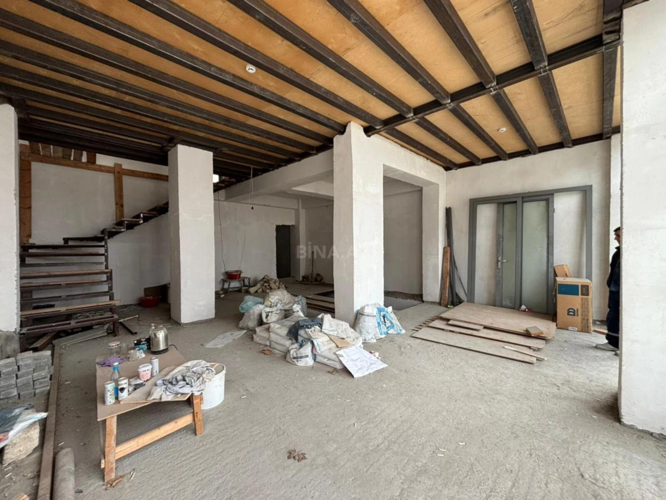 Kirayə verilir obyekt 370 m²